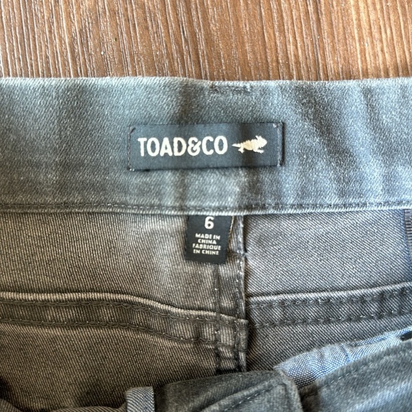 Stretchy shorts - Picture 2 of 3